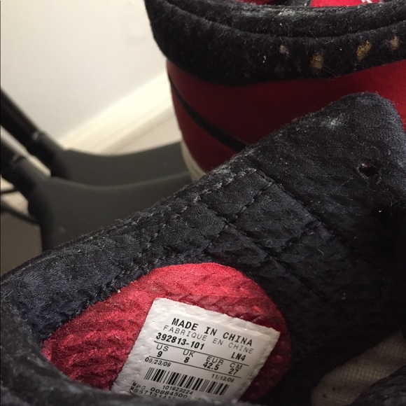 Nike Air Jordans Sz 9 - Picture 3 of 5